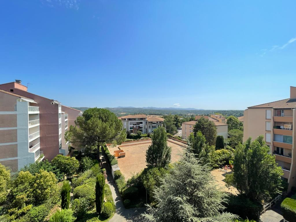 AIX EN PROVENCE Quartier SUD - Appartement TYPE 3 meubl\u00e9 \/ r\u00e9nov\u00e9 63m\u00b2