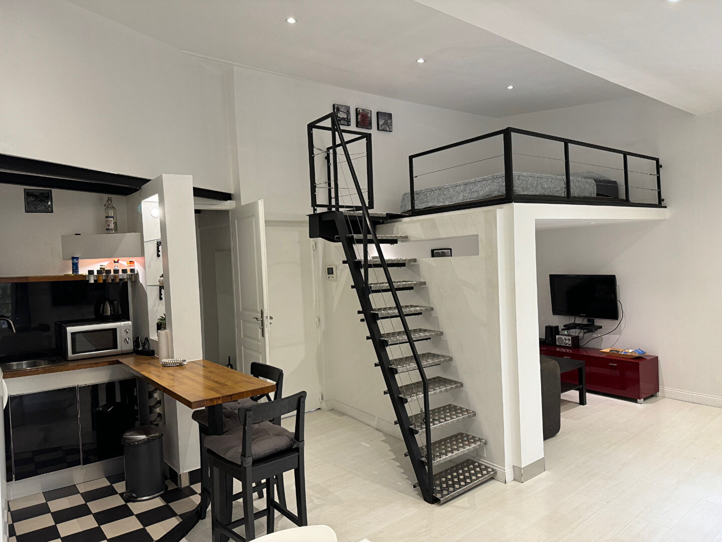 AIX CENTRE LOFT 44M\u00b2